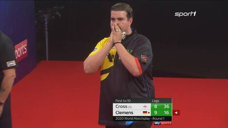 Paukenschlag beim World Matchplay. Gabriel Clemens bezwingt Titelverteidiger Rob Cross und steht in der nächsten Runde. Der deutsche packt zudem ein 170er-Finish aus.