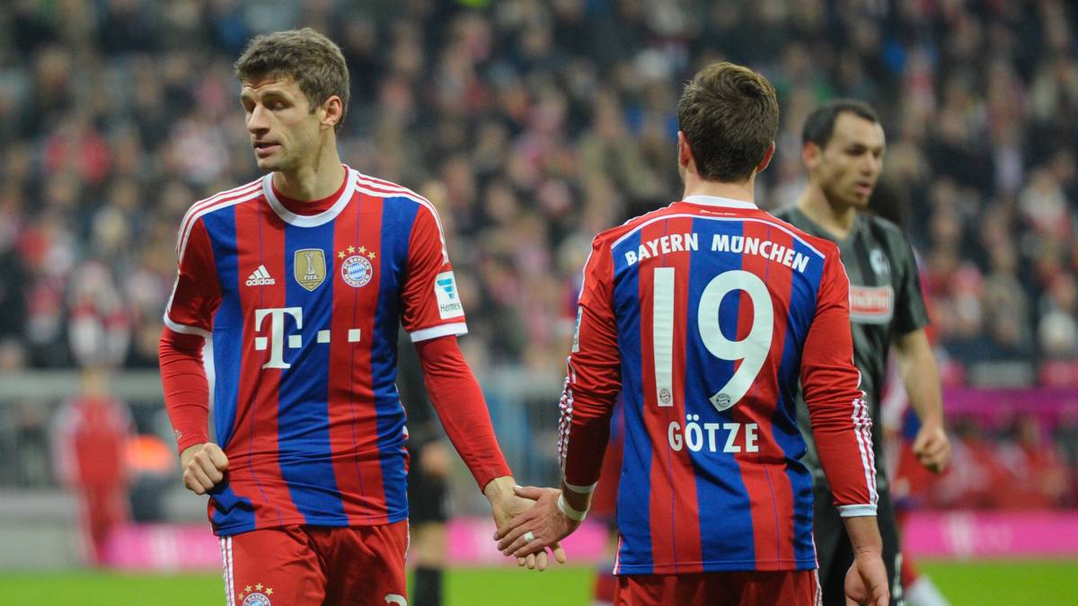 Zur Saison 2014/15 laufen die Bayern wieder in Streifen auf. Aus den rot-weißen Streifen werden 2014 rot-blaue