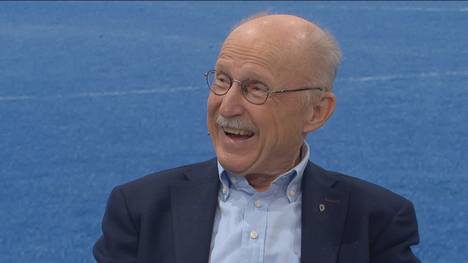 Früher waren sie beide Rivalen, die ihren Streit des Öfteren auch öffentlich ausgetragen haben. Heute sind Willi Lemke und Uli Hoeness gute Kollegen, wie der Ex-Werder-Manager im CHECK24 Doppelpass erzählt.