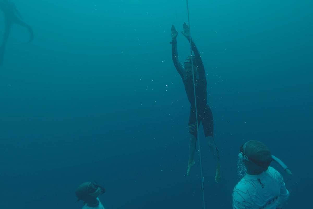 Die Freediving-Sensation Kateryna Sadurska trägt sich mit einem faszinierenden Weltrekord in die Geschichtsbücher ein. 