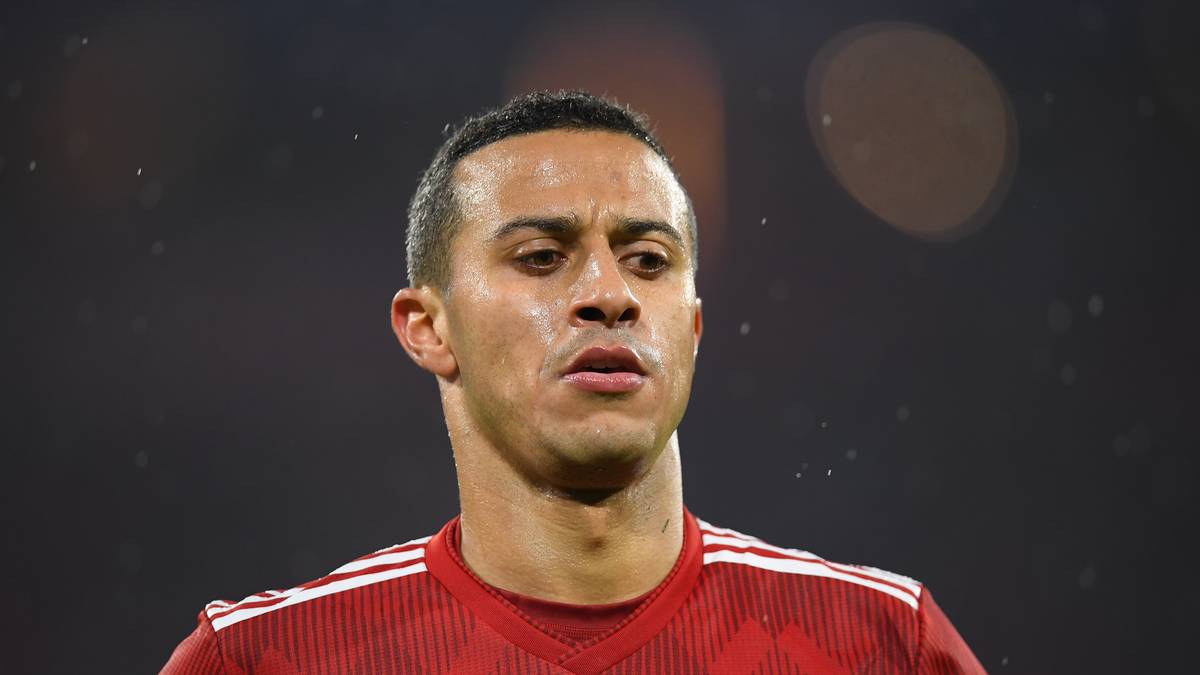 PLATZ 9.: THIAGO ALCANTARA - Gemeinsam mit Robben teilt sich Thiago den neunten Platz. Der Spanier ging 2013 vom FC Barcelona zum FC Bayern München und kostete ebenfalls 25 Millionen Euro 