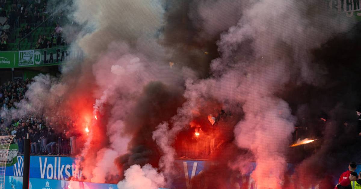 Fan-Wut und wilde Szenen: Trainer droht Rauswurf