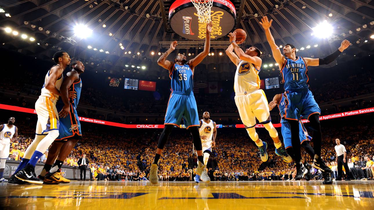 Rekord-Curry zaubert Warriors ins Finale