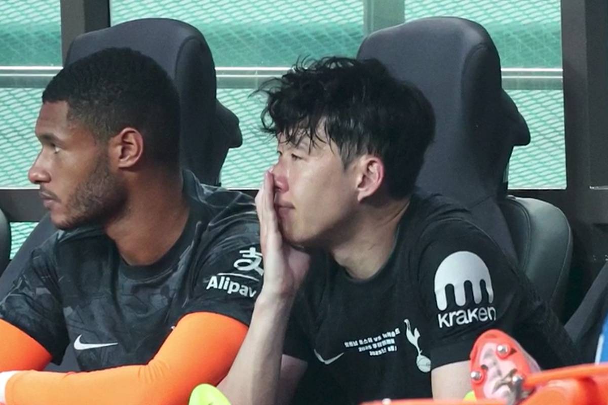 Heung-min Son wurde nach seinem letzten Spiel für Tottenham emotional. Der langjährige Kapitän der Spurs kämpfte mit den Tränen, nachdem er die Abschiedsworte seiner Teamkollegen gehört hatte.