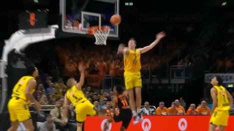 Die Basketball-Highlights von Spiel 1 der Viertelfinal-Serie ALBA BERLIN - RASTA Vechta aus den BBL-Playoffs im Video.