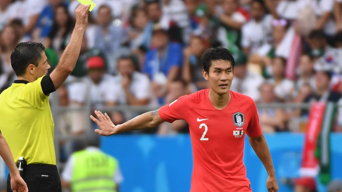 Lee (Jeonbuk Hyundai) ist schnell, spielt gute Diagonalbälle und ist sehr erfahren. An Kimmich kommt er aber nicht heran. Die Löw-Elf erhöht auf 2:0