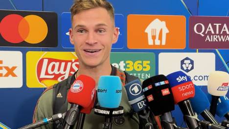Nach dem Spiel gegen den FC Chelsea wird Joshua Kimmich erneut auf die Position des Außenverteidigers angesprochen. Seine Reaktion spricht Bände.