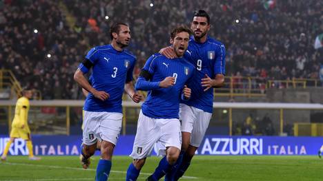 Claudio Marchisio (M.) brachte Italien in Führung