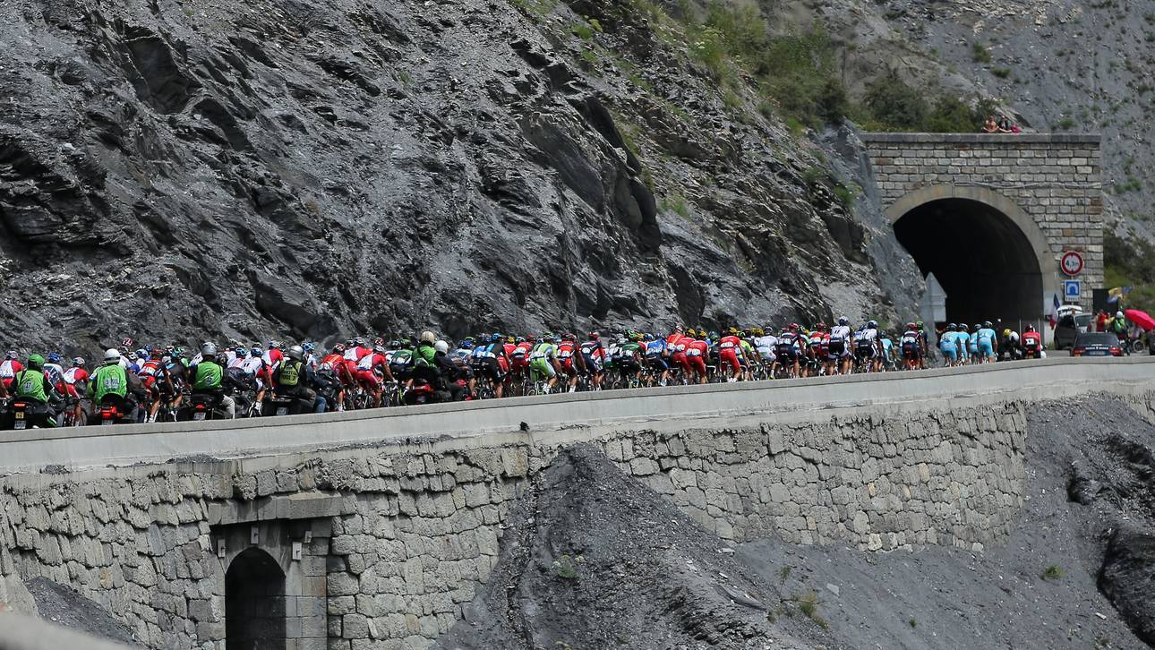Erdrutsch erzwingt Umweg der Tour