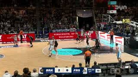 Die BBL-Highlights der Partie Basketball Löwen Braunschweig - SKYLINERS Frankfurt im Video. 