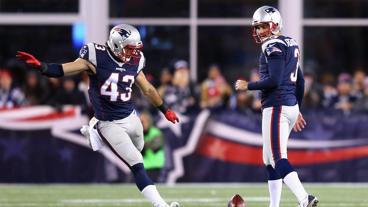 In seiner Jugend spielte Ebner hauptsächlich Rugby, Football quasi nur nebenbei. Hauptberuflich ist er aber inzwischen im American Football unterwegs. Mit den New England Patriots gewann er 2014 den Super Bowl