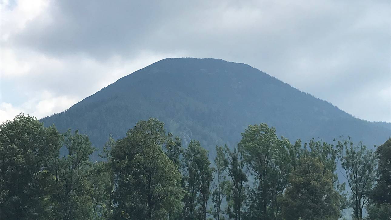 Auf diesen Berg musste einst unter anderem der heutige Sportdirektor Hasan Salihamidzic  unter Trainer Felix Magath laufen. Schleift auch Kovac seine Spieler hoch? Der Wallberg ist immerhin 1722 Meter hoch