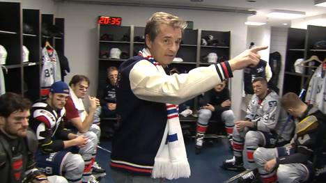 Vor dem DEL Winter Game 2025 appelliert Dallas Eakins, Coach der Adler Mannheim, an seine Spieler. Die Kabinenansprache vor dem Derby bei den Frankfurter Löwen hat es in sich.