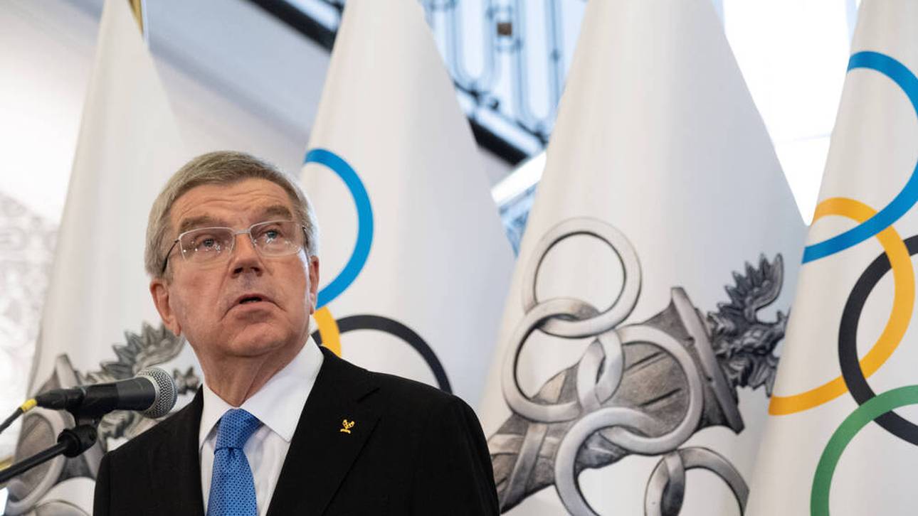 Biathlon-Star greift Bach an