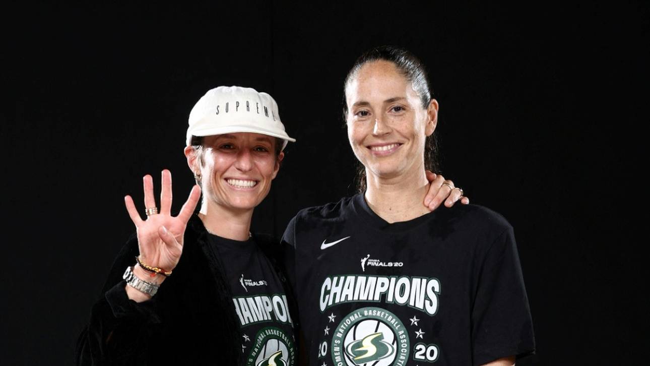 Rapinoe und Bird helfen beim Impfen