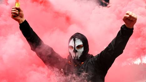 Anhänger von Spartak Moskau haben gegen Liverpool gegen die UEFA demonstriert