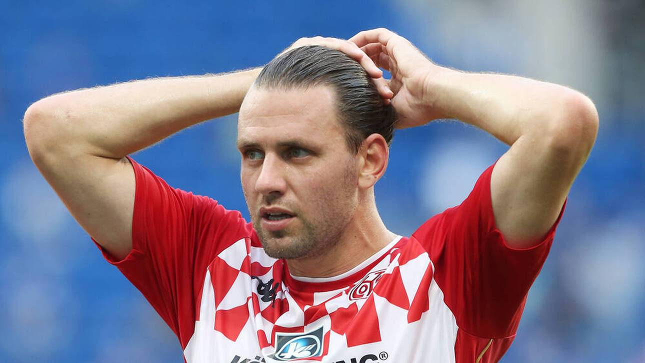 Knie-OP bei Mainz-Stürmer Szalai