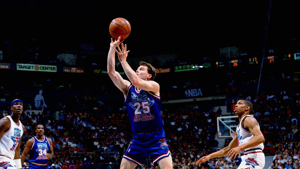 Das Spiel in Salt Lake City bleibt vor allem aufgrund der Show von Mark Price in Erinnerung. Der Guard der Cleveland Cavaliers verwandelt in einer Hälfte gleich sechs Dreier. Kein Spieler erzielt in einem All-Star-Spiel mehr