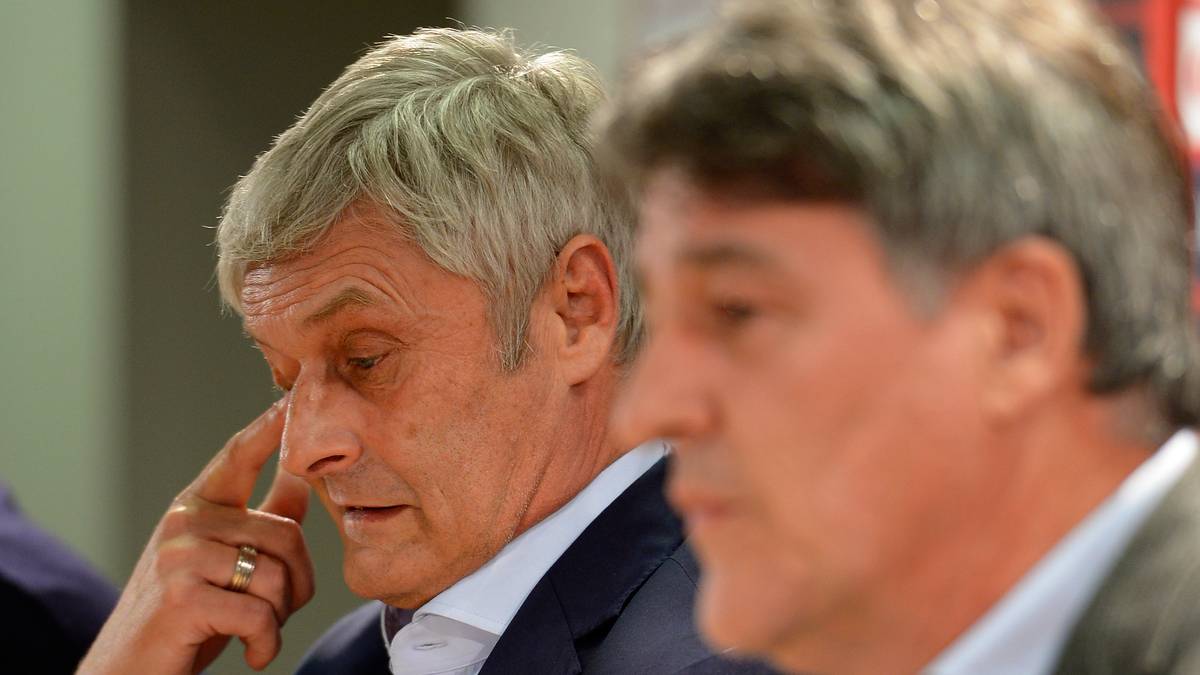 ARMIN VEH (bis November 2014): Der Meistertrainer von 2007 soll die Stuttgarter sieben Jahre später wieder zurück zu altem Glanz führen. Aber seine Mission endet bereits im November 2014, als Veh zurücktritt. "Ich bin überzeugt, dass es mit einem anderen Trainer besser geht, und der VfB mehr Punkte holt", erklärt Veh