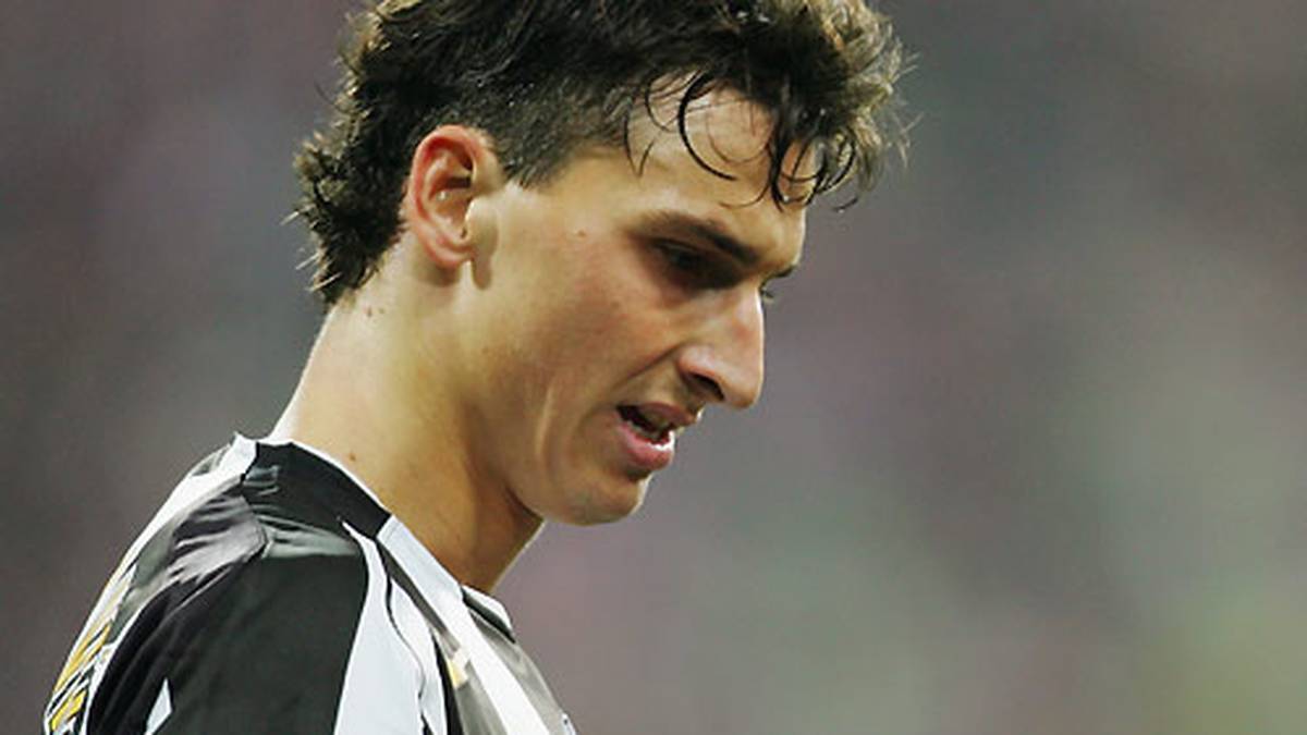 Im zweiten Jahr will es aber gar nicht laufen für den Schweden. Fabio Capello setzt Ibrahimovic verstärkt als Außenstürmer ein, was sich negativ auf die Torquote des Angreifers auswirkt. Nur sieben Treffer stehen am Saisonende zu Buche