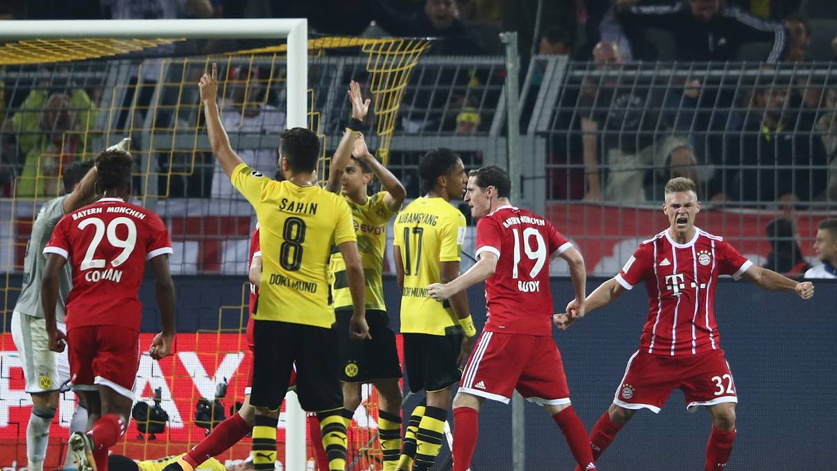 Die Bayern geben sich nicht geschlagen. In der 88. Minute dann die entscheidende Szene: Die Mannen in Rot jubeln nach einem Slapstick-Tor