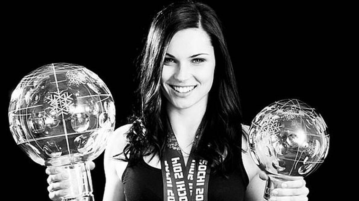 Fast zwangsläufig räumt sie bei den Olympischen Spielen in Sotschi 2014 reihenweise Medaillen ab:  Gold im Super-G, Silber im Riesenslalom - ein Jahr später lässt sie bei der WM in Vail dreimal Edelmetall folgen