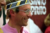 Am 23. Juli 1989 liefern sich Laurent Fignon und Greg LeMond bei der Tour de France einen packenden Sekunden-Krimi, der bis heute unerreicht ist. Fignons Leben endete viel zu früh.