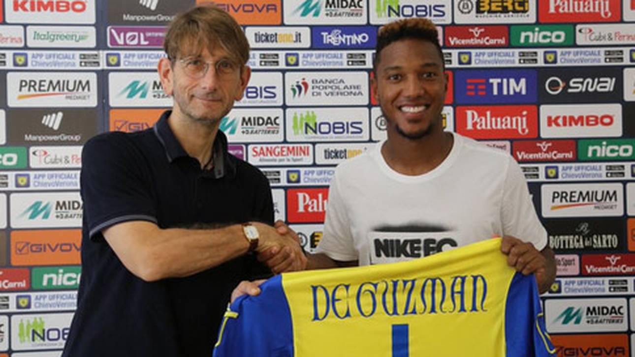 Mittelfeldspieler trägt Nummer 1