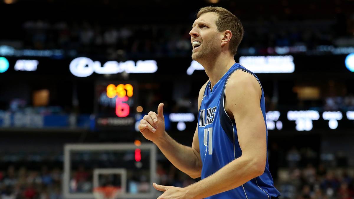 PLATZ 39 - Dirk Nowitzki gelingt im März ein historischer Meilenstein: Als erst sechster Basketballer durchbricht der 40-Jährige die 31.000-Punkte-Marke in der NBA