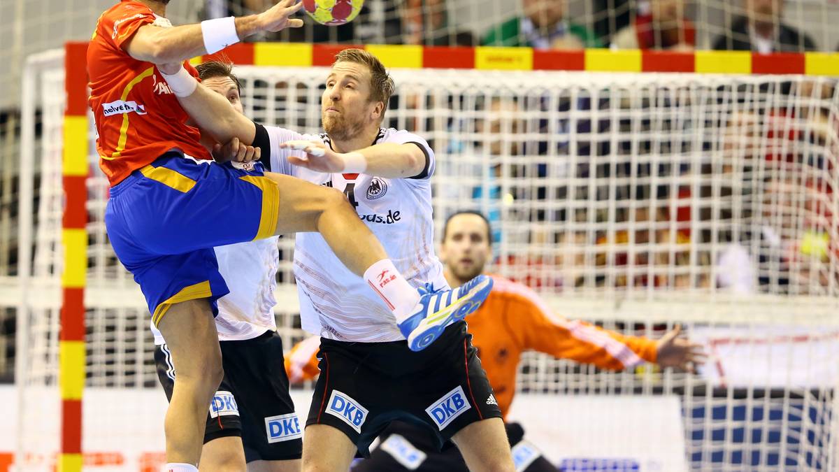 PLATZ 6: WM 2013 - VIERTELFINALE: Bei den Titelkämpfen vor fünf Jahren in Spanien hält das DHB-Team gegen die favorisierten Gastgeber lange mit, führt zur Pause sogar mit zwei Toren. In der Schlussphase aber schwinden die Kräfte, Spanien gewinnt mit 28:24