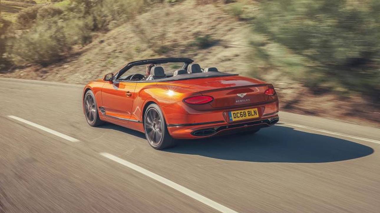 Der Bentley ist in 3,8 Sekunden von 0 auf 100 km/h und erreicht bei Vollgas 333 km/h