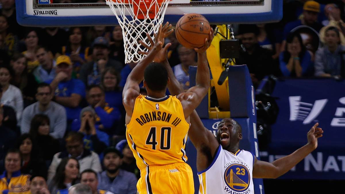 Indiana tut sich dagegen schwer im Duell mit dem NBA-Champion. Glenn Robinson III ist ebenso in Bedrängnis...