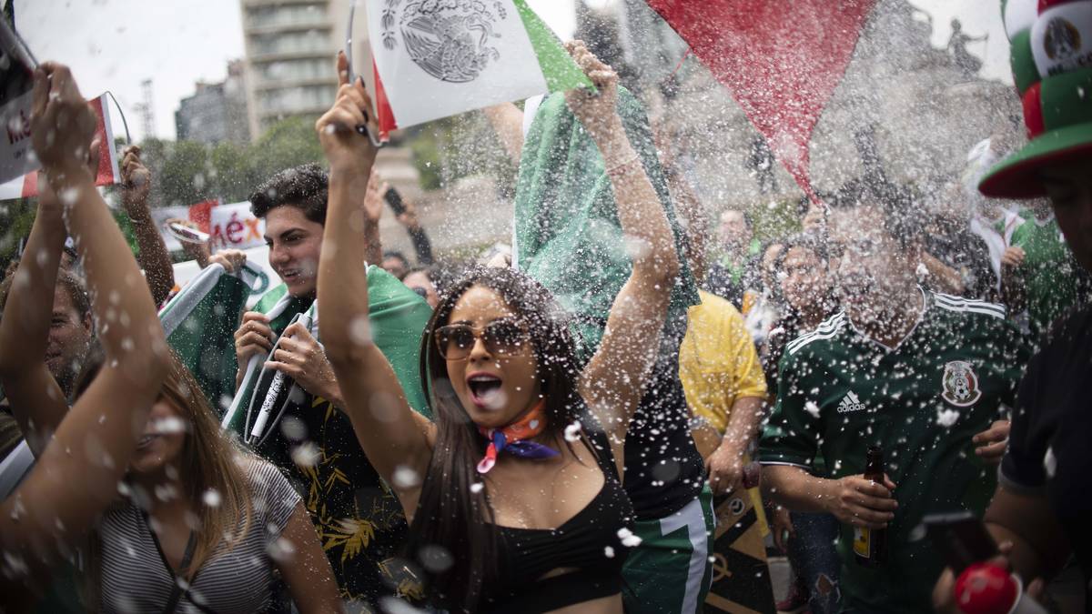 Extase Pur in Mexiko City. Die Fans haben dort gleich ein Erdbeben ausgelöst. Beim 1:1-Siegtreffer von Hirving Lazano gegen Deutschland haben laut dem mexikanischen Institut für geologische und atmosphärische Forschung  zwei Sensoren ein Mini-Erdbeben erfasst. 