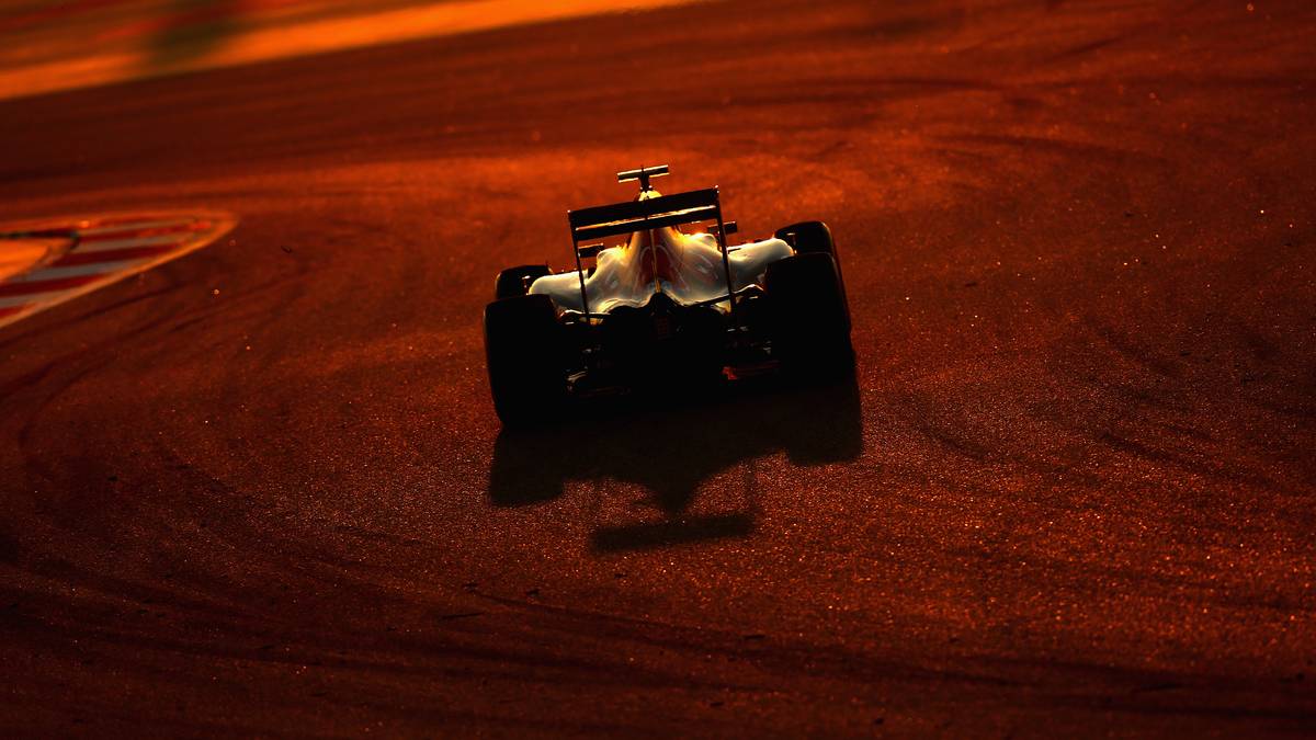 TORO ROSSO / MAX VERSTAPPEN: Der STR11 läuft wie Schmitzs Kätzchen angesichts des extrem späten Herstellungstermins und der Tatsache, dass mit 2015er Ferrari-Kraftwerken angegast wird. Die ersten Punkte fürs Teams überhaupt in Bahrain sind ein verdienter Lohn. Dazu diesmal eine Top-Leistung von Verstappen ohne Rumgemäkel und Funkgemaule. Geht doch! 