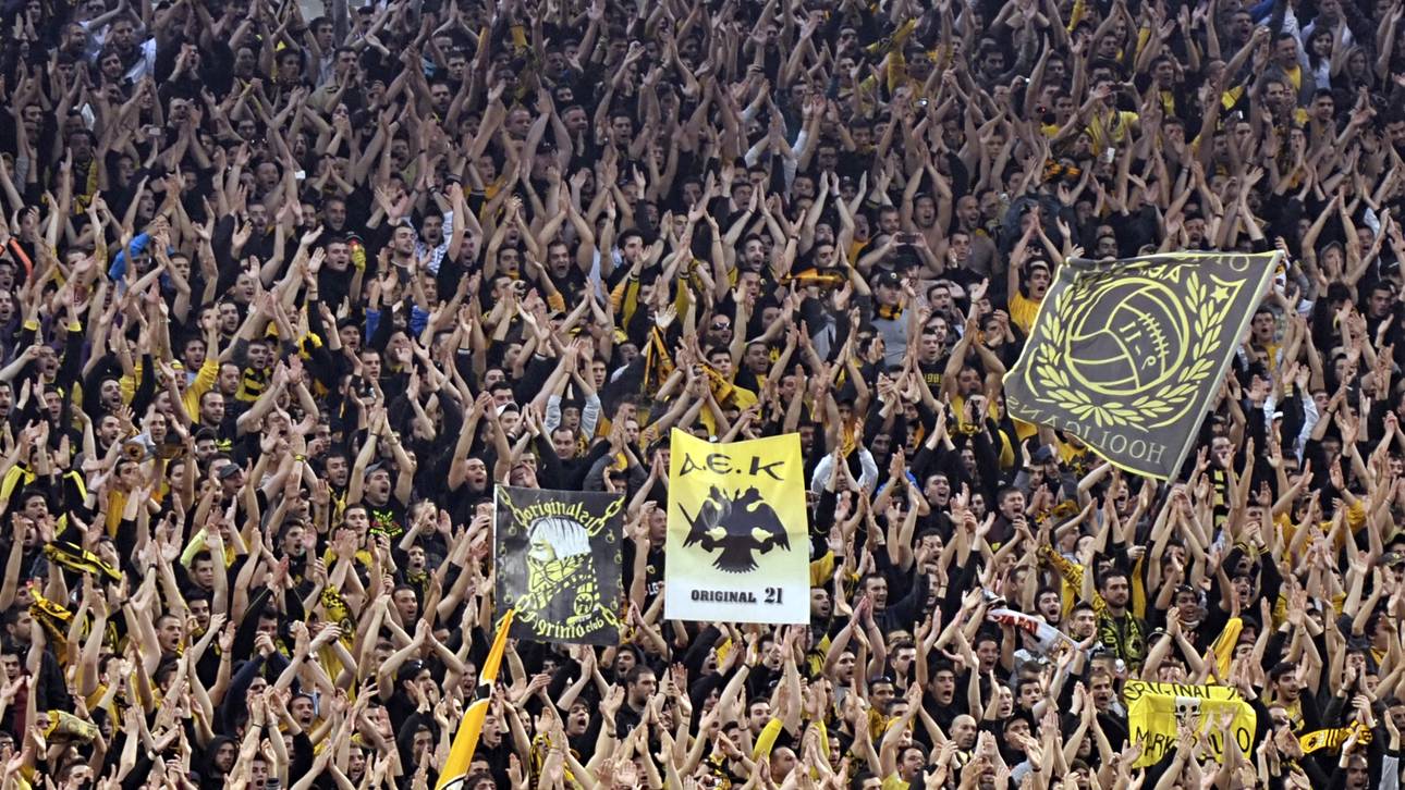 Athen: Spielabbruch nach Platzsturm