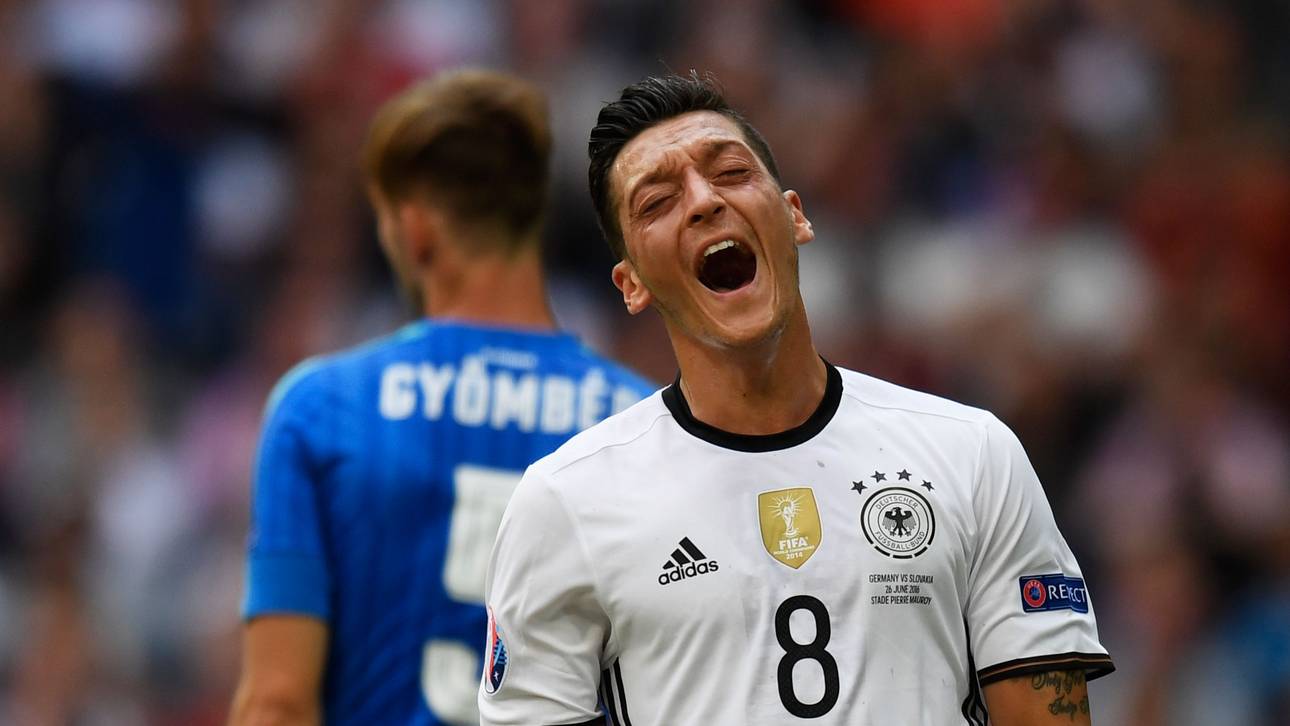 Kritik für Özil nach erstem Fehlschuss