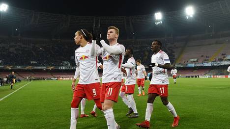 Die Spieler von RB Leipzig feiern ihren Sieg gegen Neapel