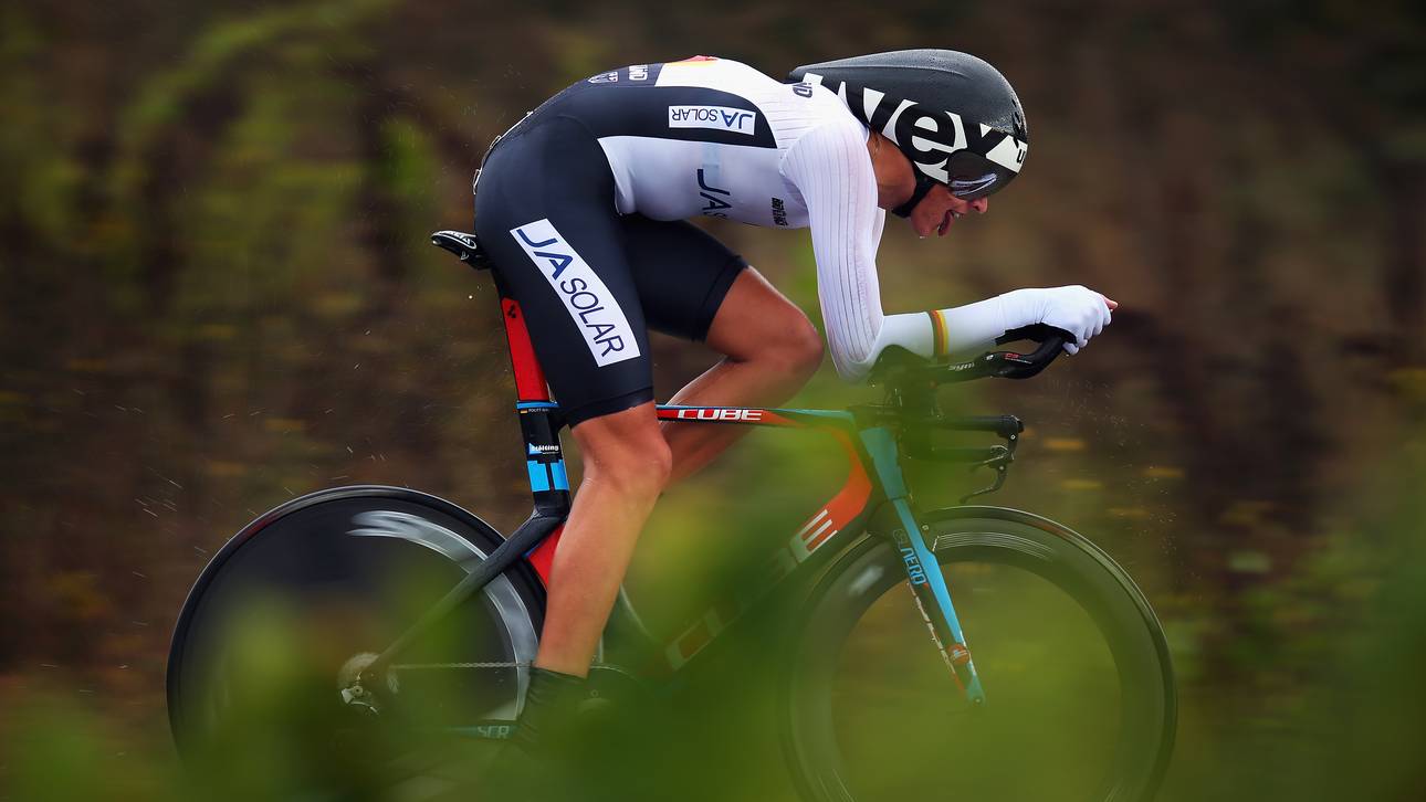 Politt unterschreibt bei Katjuscha