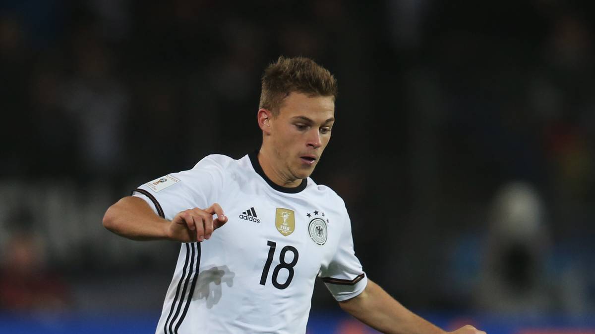 JOSHUA KIMMICH: Löw schickte Kimmich erstmals im DFB-Team als Innenverteidiger aufs Feld, um dessen Stärken in der Spieleröffnung zu nutzen. Lieferte viele Diagonalzuspiele in die Spitze und dirigierte Henrichs auf seiner angestammten Rechtsverteidigerposition. Bereitete das 4:0 mit feiner Flanke vor.  SPORT1-Note 2,5