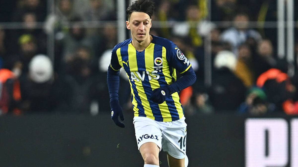Mesut Özil spielt seit Januar 2021 bei Fenerbahce Istanbul