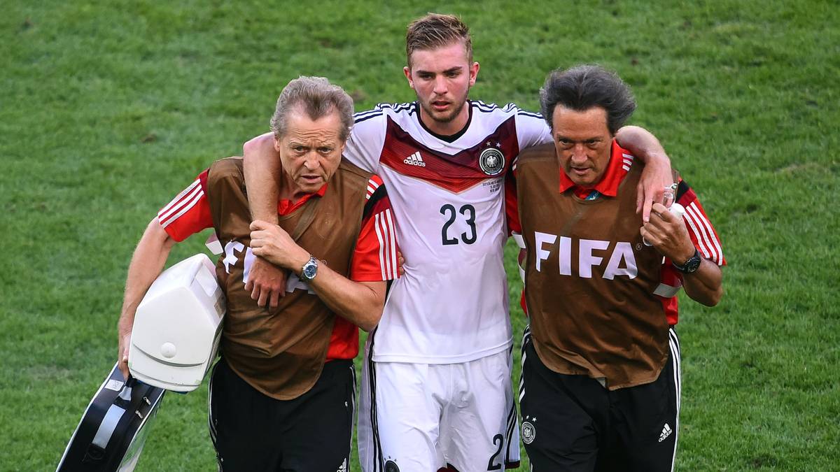 CHRISTOPH KRAMER: Erst auf den letzten Drücker mit zur WM, dann eines der Gesichter des WM-Finals - wenn auch ungewollt. Löw nahm den Gladbacher nach zwei Testspielen mit nach Brasilien und berief ihn dort nach zwei Kurzeinsätzen nach Khediras Ausfall in die Endspiel-Startelf. Nach einem Zusammenprall folgte dann seine legendäre Frage an den Schiedsrichter, ob es das Finale sei...