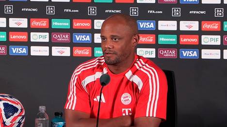Bayern-Trainer Vincent Kompany hat sich deutlich zur Torwartsituation beim FC Bayern geäußert.