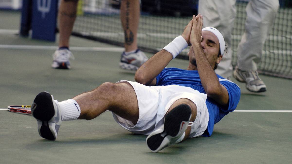 US Open 2004: Erster Titel in den USA: Mit 6:0, 7:6 und 6:0 entschied der "Maestro" das Finale gegen Lleyton Hewitt deutlich zu seinen Gunsten