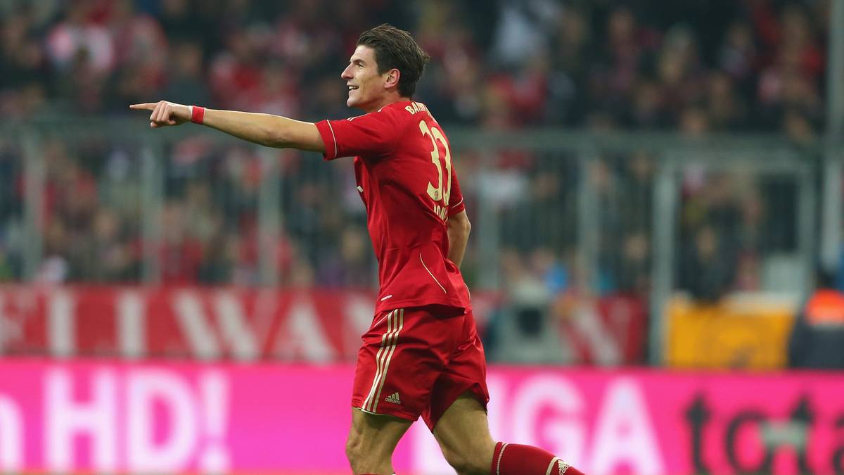 Auch wegen seiner bisweilen passiven Spielweise kaum geliebt.
Seine beiden besten Jahre beim FCB waren die beiden titellosen 2010/2011 (39 Pflichtspieltore) und 2011/2012 (41). 2013 verließ er die Bayern für 15,5 Mio. Euro in Richtung Florenz
