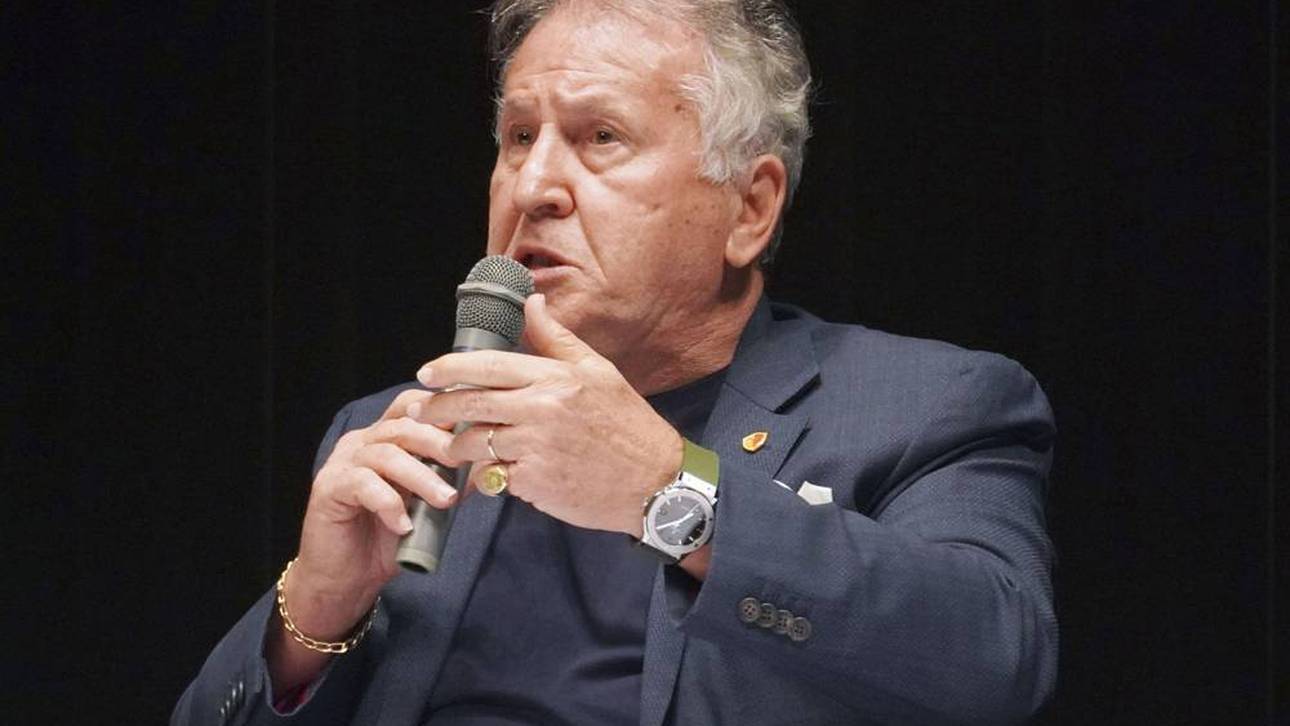 Fußball-Legende in Paris bestohlen