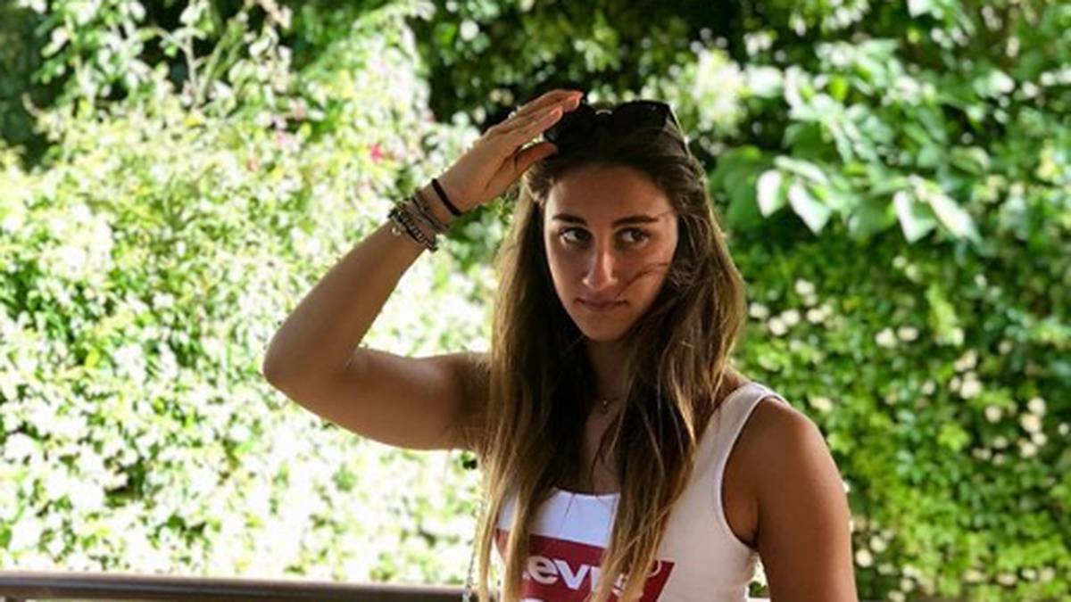 Privat zeigt sich die temperamentvolle Südeuropäerin gerne im Jeans-Outfit