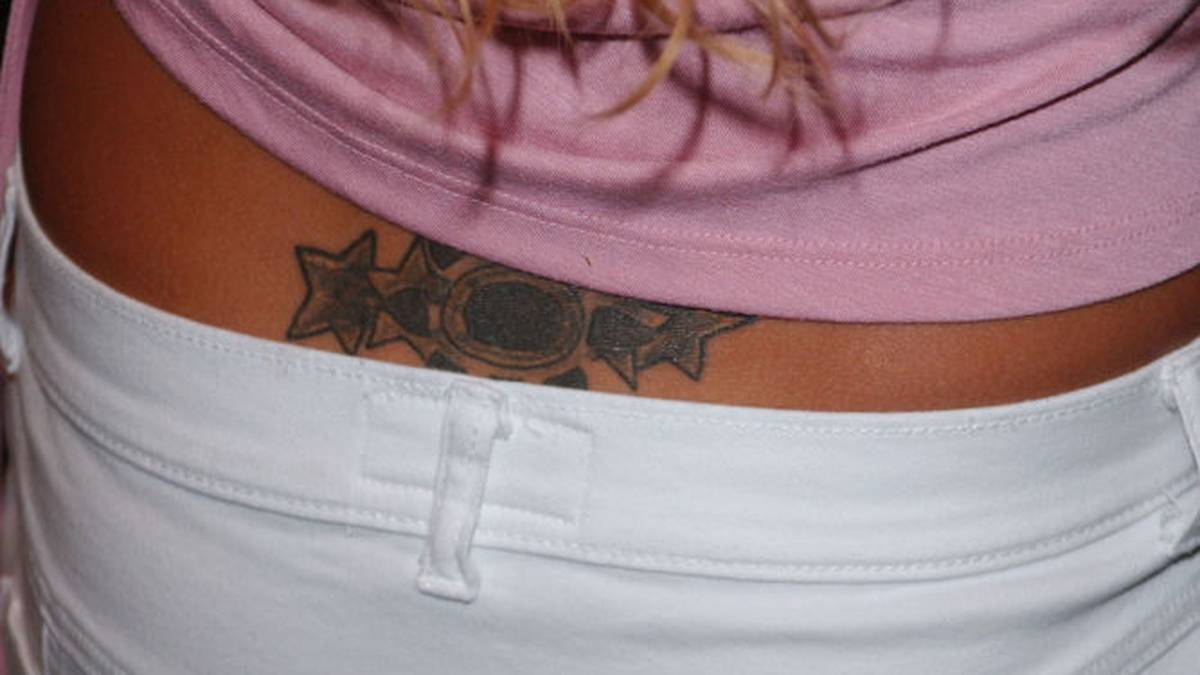 Arschgeweihe sind out? Das galt noch nicht für diese Dame