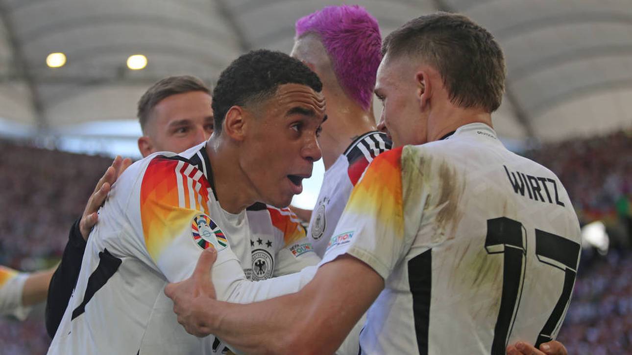 Florian Wirtz und Jamal Musiala beim Torjubel. 
