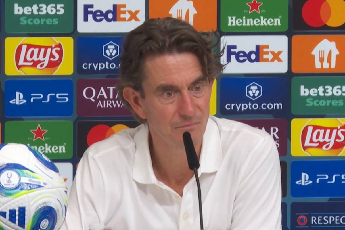 Thomas Frank hadert nach der bitteren Niederlage im UEFA Super Cup gegen PSG mit der späten Phase des Spiels. Die Spurs verloren nach zwei späten Gegentreffern anschließend im Elfmeterschießen.