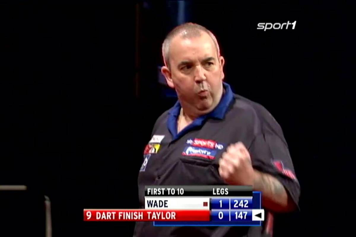 Ein Moment für die Ewigkeit! Im Finale der Premier League 2010 schreibt Phil Taylor Geschichte: In nur einem Match wirft er zwei 9-Darter.